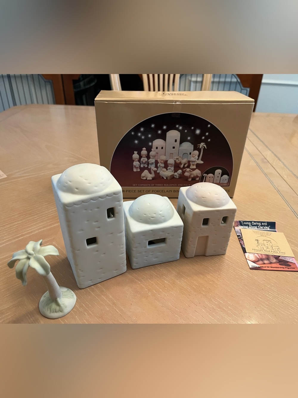 Precious Moments Miniature Nativity 4 piece accessory set.